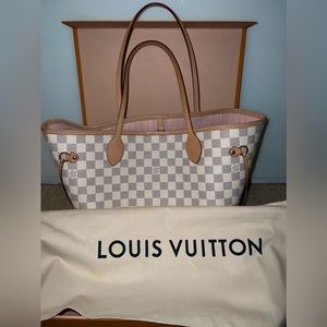 Louis Vuitton Neverfull MM tote